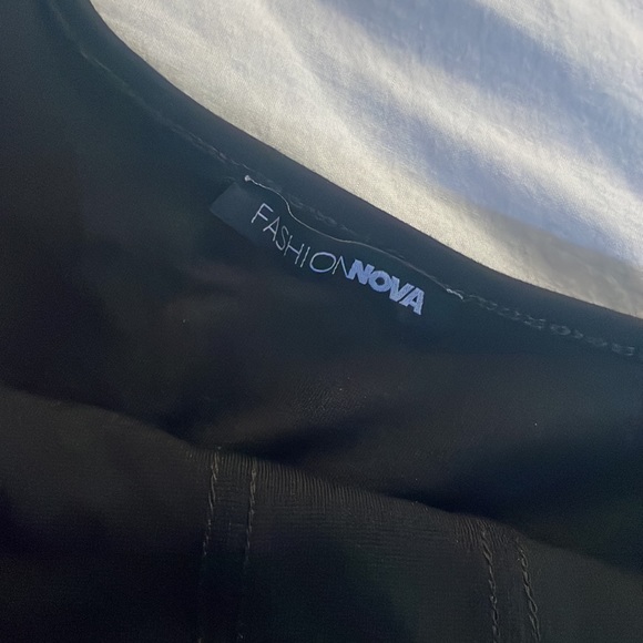 Black Fashion Nova Romper. Size: L - Picture 3 of 3